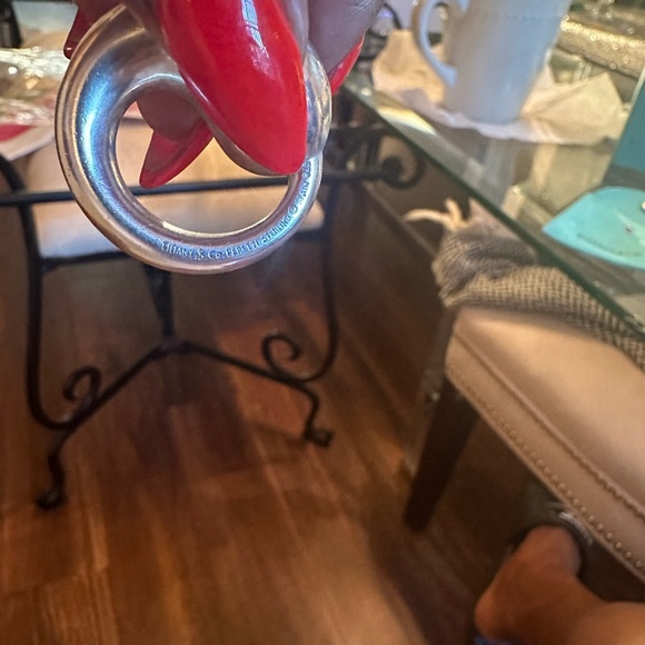 Tiffany & Co Eternal Circle
Infinity Pendant Extra Large - Picture 8 of 10